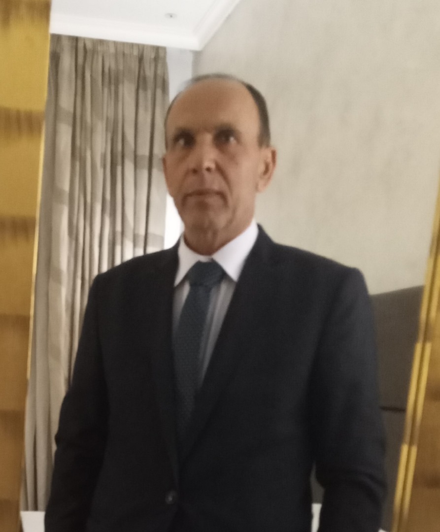 عميد الكلية