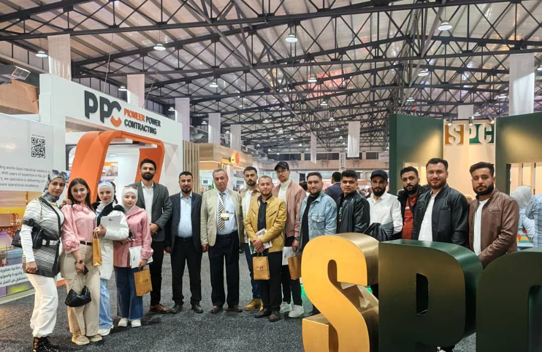 طلاب كلية الهندسة البتروكيميائية بجامعة الفرات يزورون معرض (SYRPETRO) الدولي